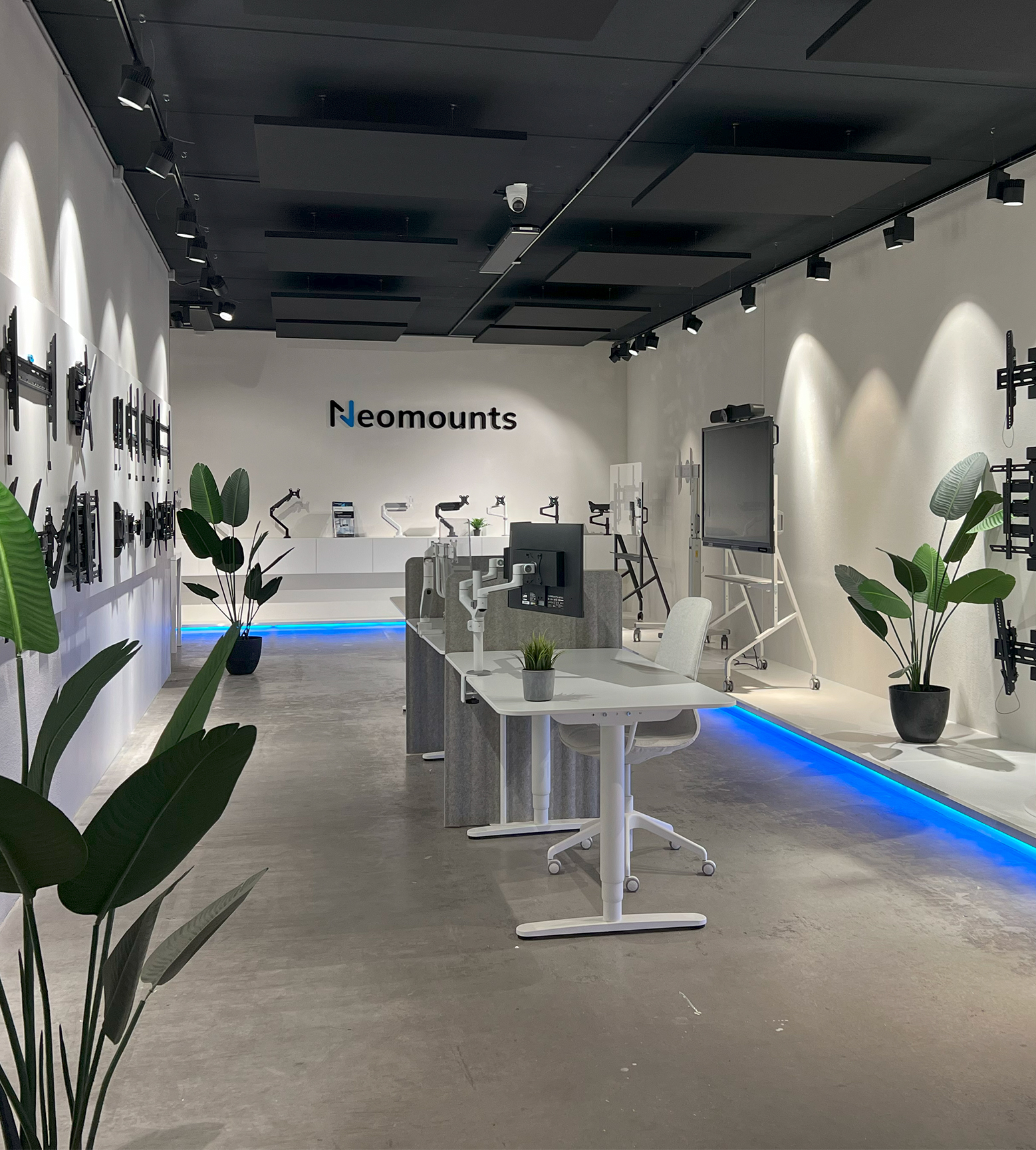 Esplora il rinnovato centro esperienze Neomounts